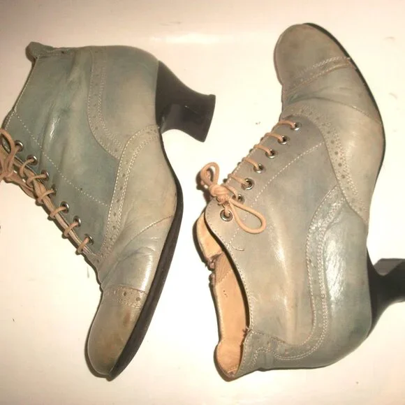 Vintage Handmade Lace-Up Side-Zip Low Heel Italian Boots with a Story 10M - Picture 4 of 8